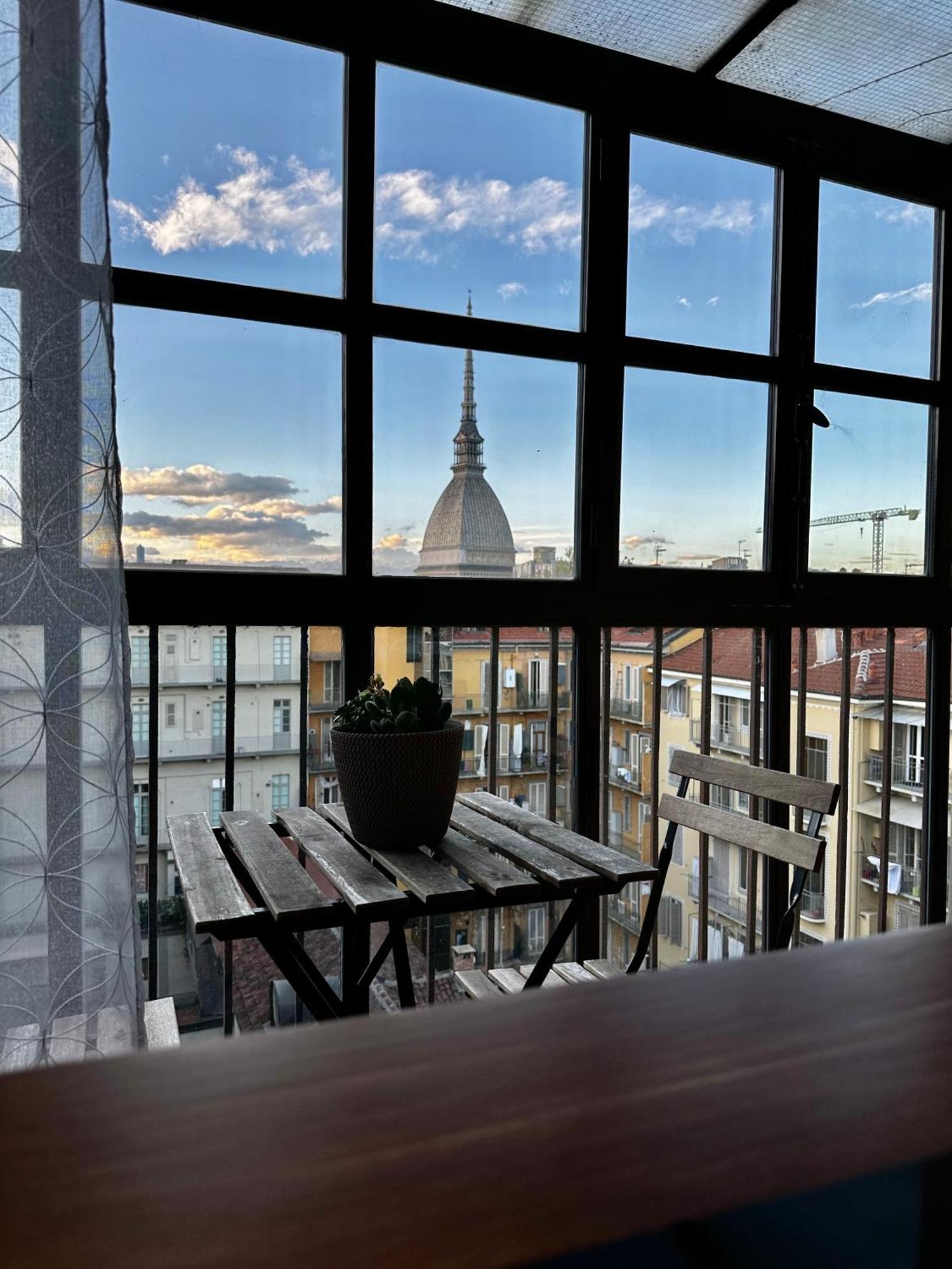 Le Finestre Sulla Mole Apartment Turin Ngoại thất bức ảnh