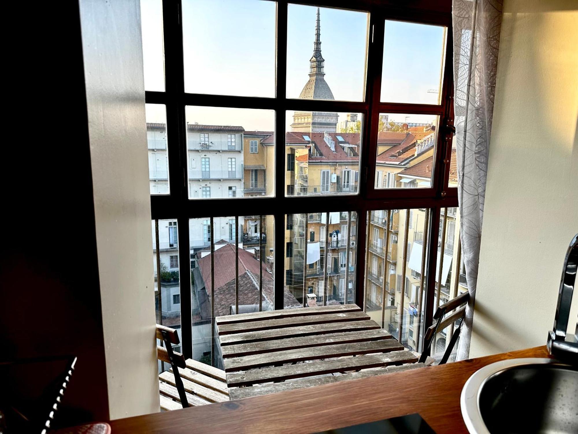 Le Finestre Sulla Mole Apartment Turin Ngoại thất bức ảnh